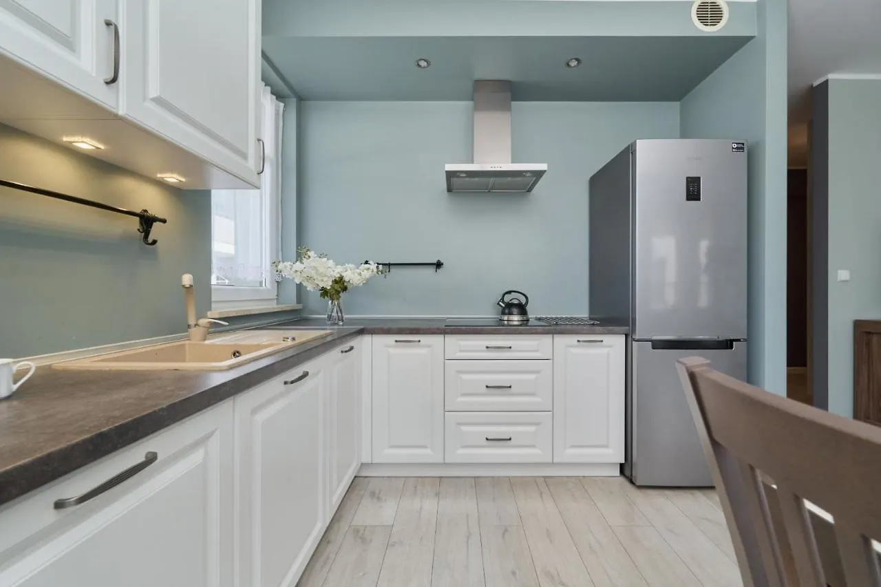 Elegant 1 Bedroom Apartment With Balcony In Wroclaw By Noclegi Renters